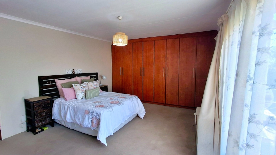 2 Bedroom Property for Sale in Roodia Free State